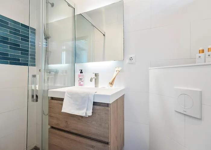 De Schelp 66, Free Parking *